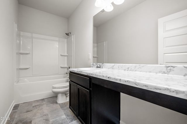 1652 Elk Run Drive, Fayetteville, NC 28312