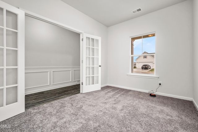 1652 Elk Run Drive, Fayetteville, NC 28312