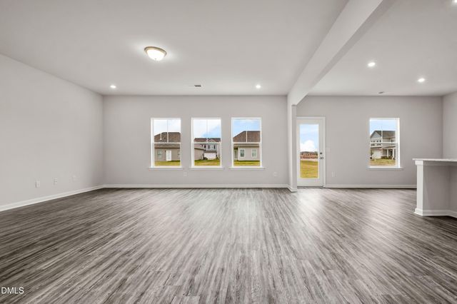 1652 Elk Run Drive, Fayetteville, NC 28312