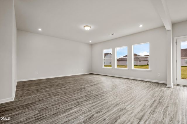 1652 Elk Run Drive, Fayetteville, NC 28312