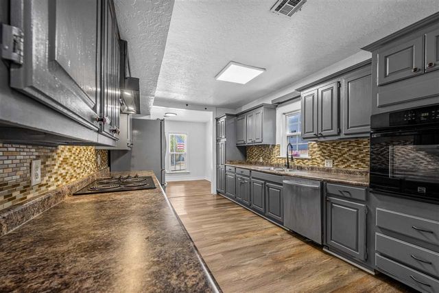 1726 NW Cherry Ave, Lawton, OK 73507