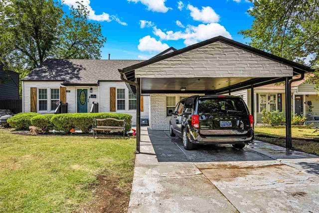 1726 NW Cherry Ave, Lawton, OK 73507