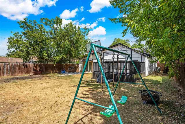 1726 NW Cherry Ave, Lawton, OK 73507