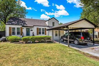 1726 NW Cherry Ave, Lawton, OK 73507