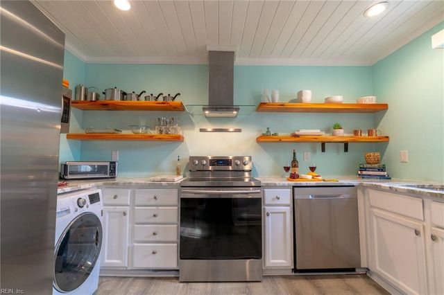 1406 Gannet RN, Virginia Beach, VA 23451