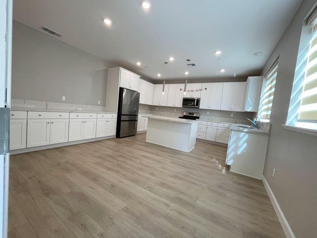 1887 Orfanos Ranch Dr, Brentwood, CA 94513