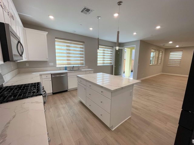 1887 Orfanos Ranch Dr, Brentwood, CA 94513