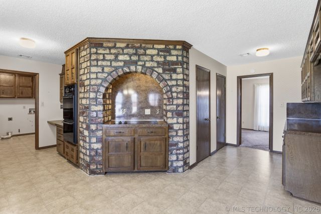 10009 E 40th Street, Tulsa, OK 74146