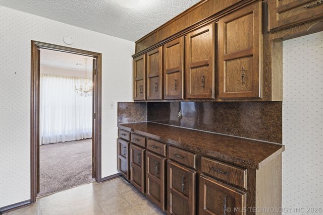 10009 E 40th Street, Tulsa, OK 74146
