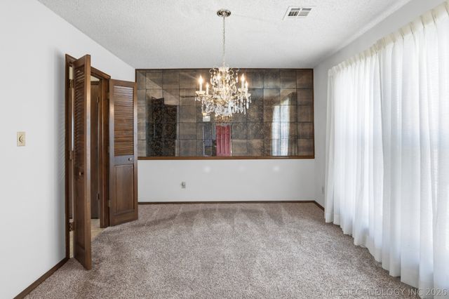 10009 E 40th Street, Tulsa, OK 74146