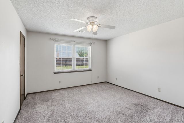 10009 E 40th Street, Tulsa, OK 74146