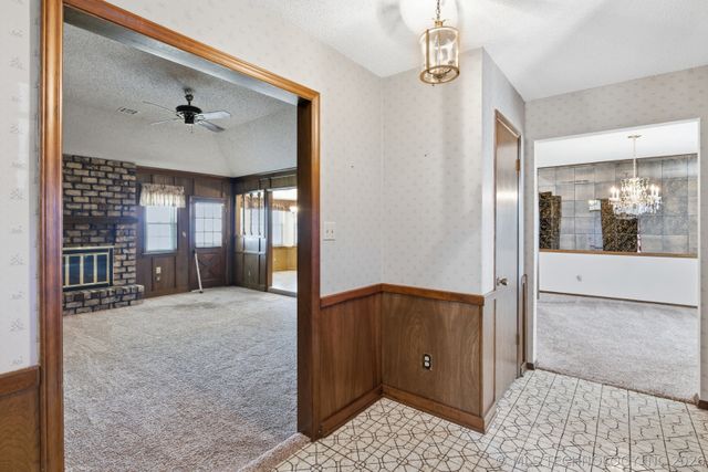 10009 E 40th Street, Tulsa, OK 74146