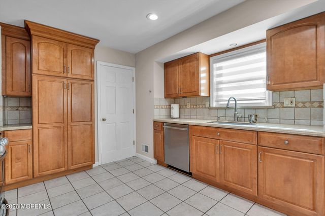 3 Bruce Terrace, Jackson, NJ 08527