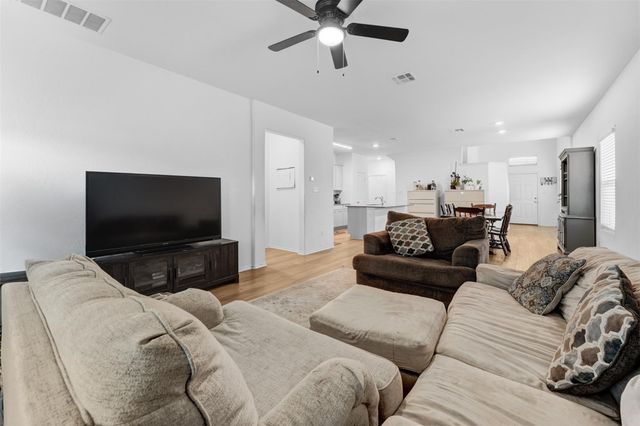 413 Perfect World LOOP, Jarrell, TX 76537