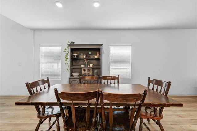 413 Perfect World LOOP, Jarrell, TX 76537