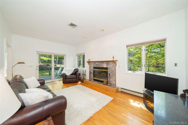 1 Ridge Court, Carmel, NY 10512