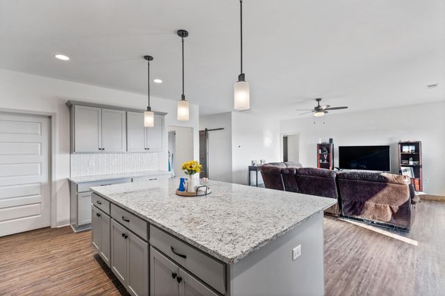 610 Summer City Firetower Road, Pikeville, TN 37367