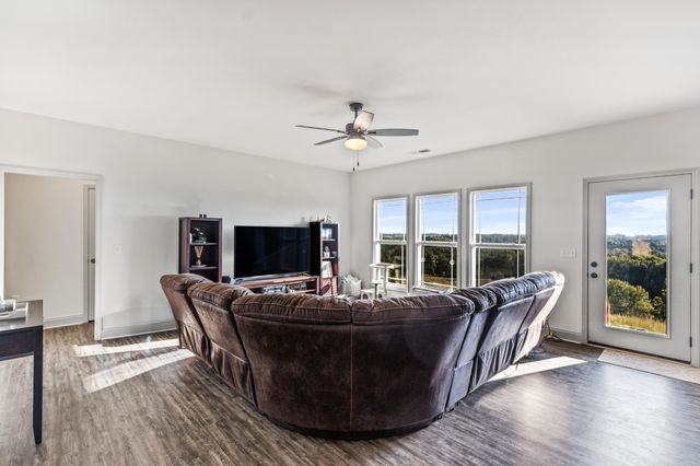 610 Summer City Firetower Road, Pikeville, TN 37367