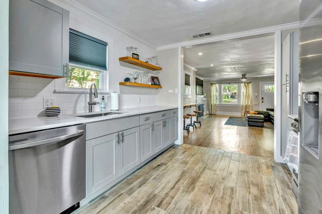 4829 Pershing Avenue, Fort Worth, TX 76107