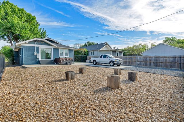 4829 Pershing Avenue, Fort Worth, TX 76107