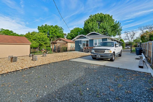 4829 Pershing Avenue, Fort Worth, TX 76107