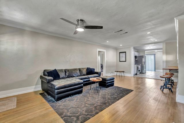 4829 Pershing Avenue, Fort Worth, TX 76107