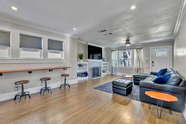 4829 Pershing Avenue, Fort Worth, TX 76107