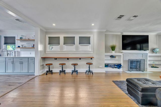 4829 Pershing Avenue, Fort Worth, TX 76107