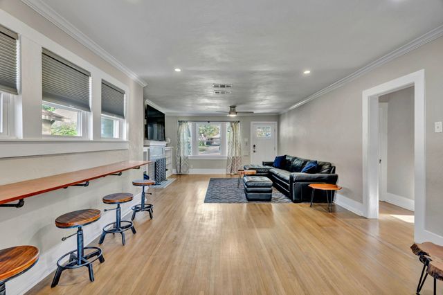 4829 Pershing Avenue, Fort Worth, TX 76107