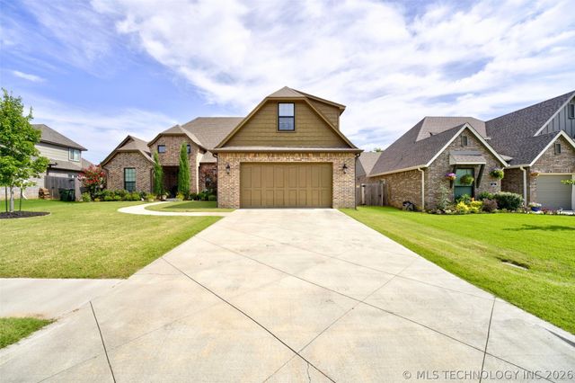 17 E 32nd Street, Sand Springs, OK 74063