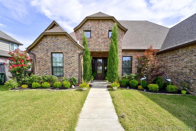 17 E 32nd Street, Sand Springs, OK 74063