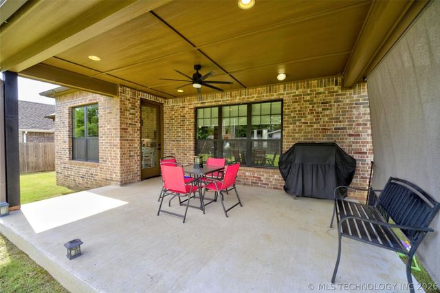 17 E 32nd Street, Sand Springs, OK 74063