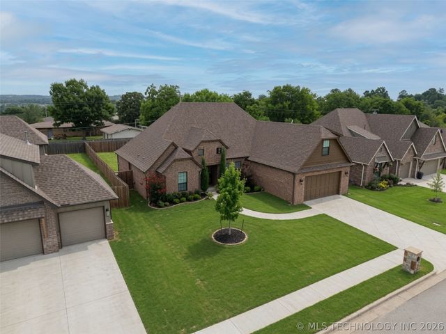 17 E 32nd Street, Sand Springs, OK 74063
