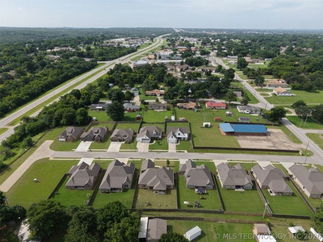 17 E 32nd Street, Sand Springs, OK 74063