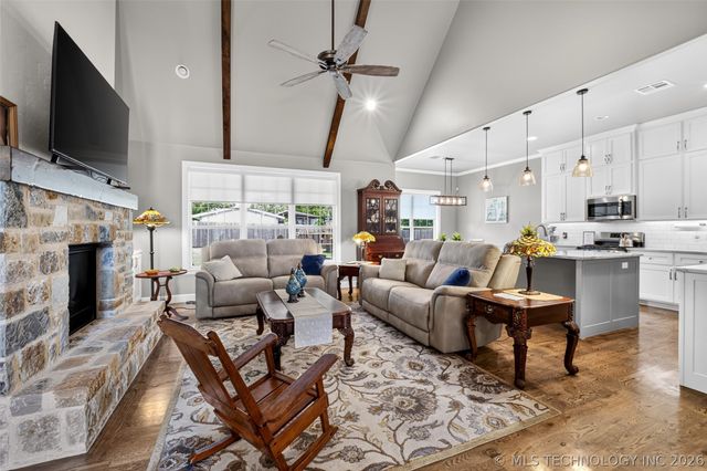 17 E 32nd Street, Sand Springs, OK 74063