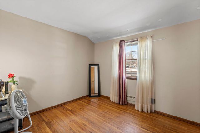 220 109th Avenue NE, Blaine, MN 55434