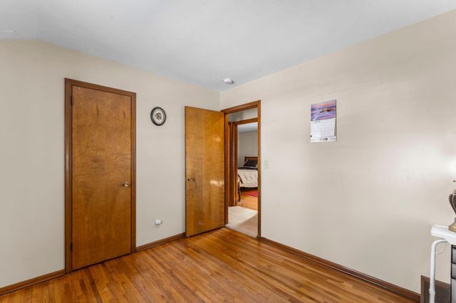 220 109th Avenue NE, Blaine, MN 55434