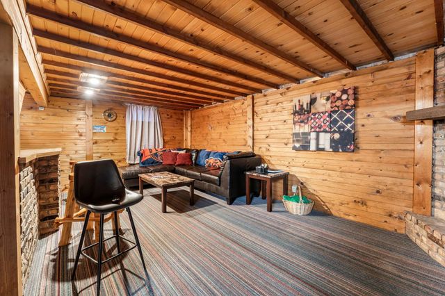 220 109th Avenue NE, Blaine, MN 55434