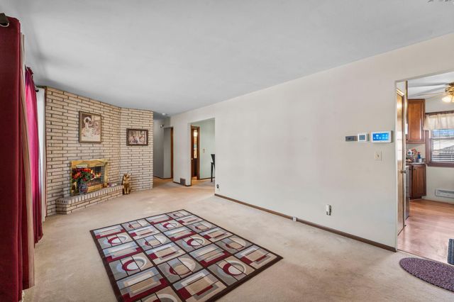 220 109th Avenue NE, Blaine, MN 55434