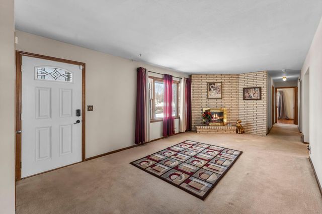 220 109th Avenue NE, Blaine, MN 55434