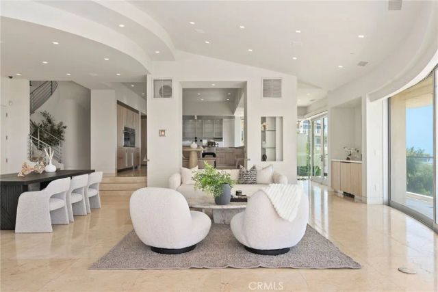 900 Gainsborough Drive, Laguna Beach, CA 92651