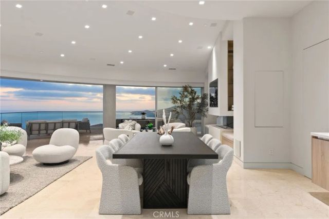 900 Gainsborough Drive, Laguna Beach, CA 92651