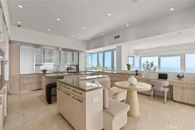 900 Gainsborough Drive, Laguna Beach, CA 92651