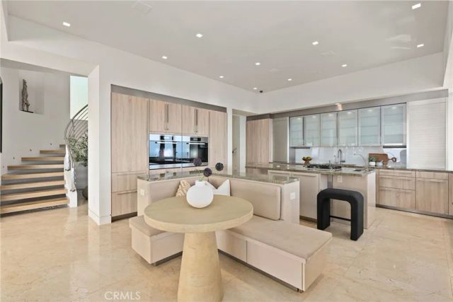 900 Gainsborough Drive, Laguna Beach, CA 92651