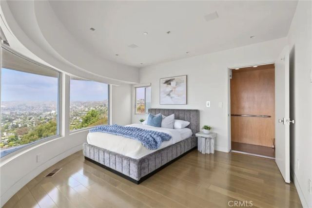 900 Gainsborough Drive, Laguna Beach, CA 92651