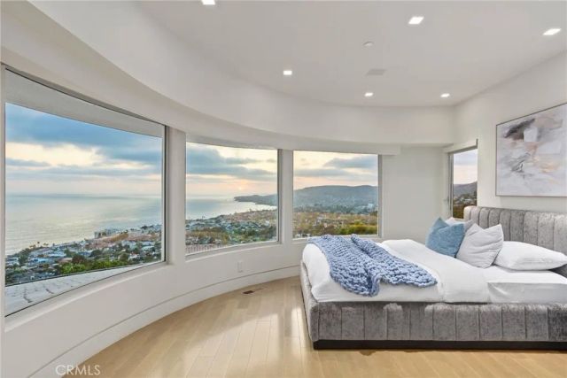 900 Gainsborough Drive, Laguna Beach, CA 92651
