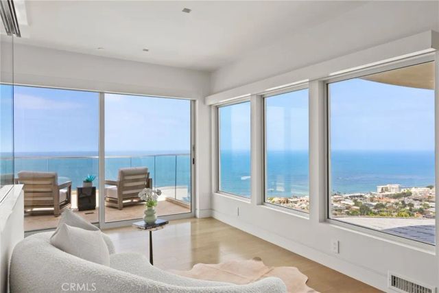 900 Gainsborough Drive, Laguna Beach, CA 92651
