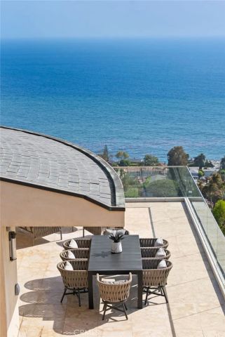 900 Gainsborough Drive, Laguna Beach, CA 92651