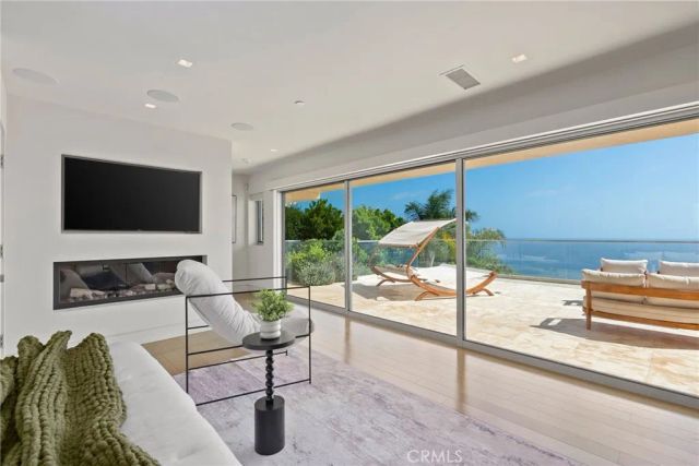 900 Gainsborough Drive, Laguna Beach, CA 92651