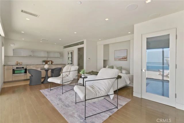 900 Gainsborough Drive, Laguna Beach, CA 92651